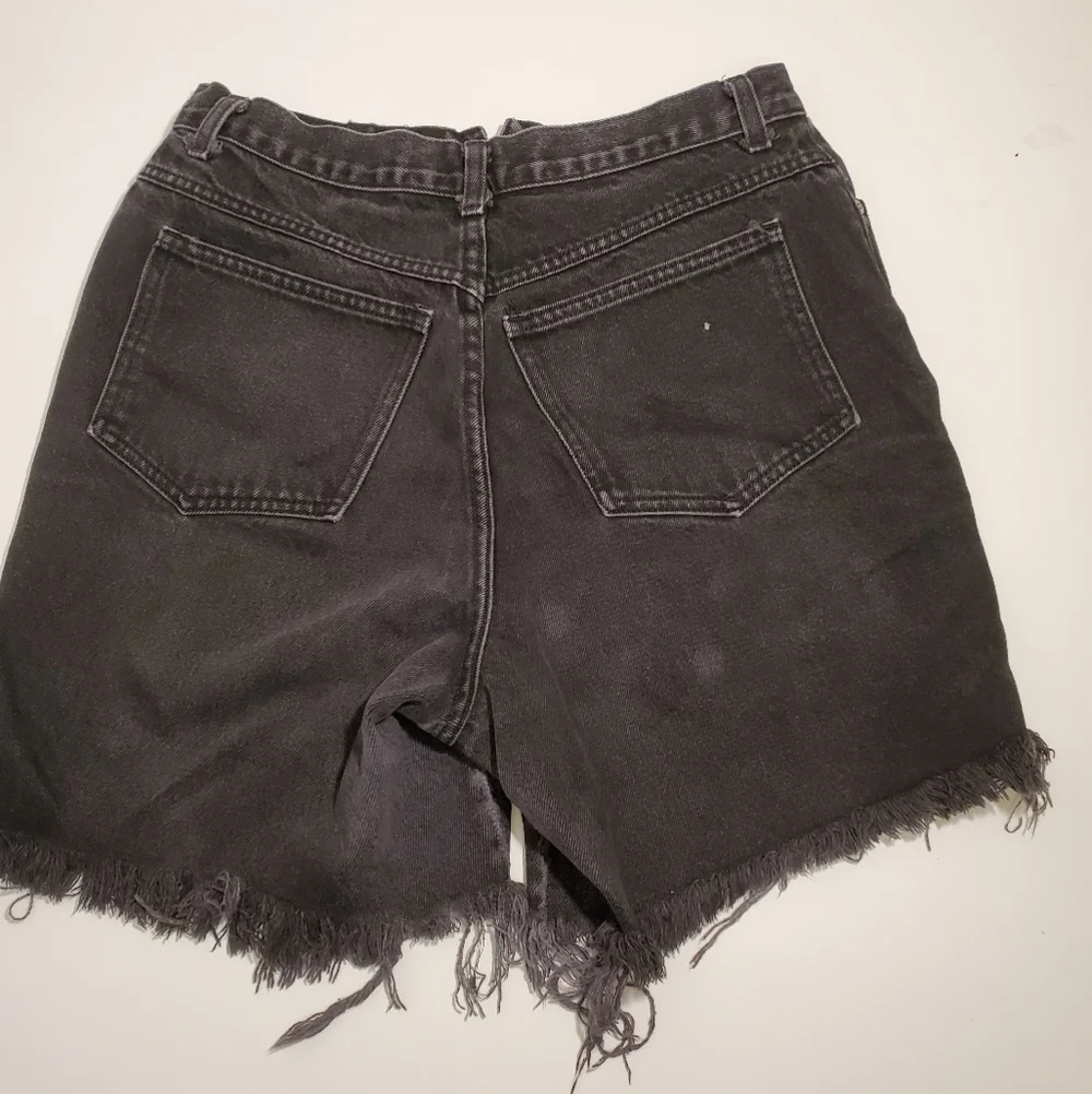 Vintage 90's NY Line Black Denim Distressed Shorts - Picture 2 of 10